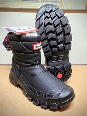 NEW Hunter Intrepid Short Snow Boots Women's 7 Black Insulated Waterproof